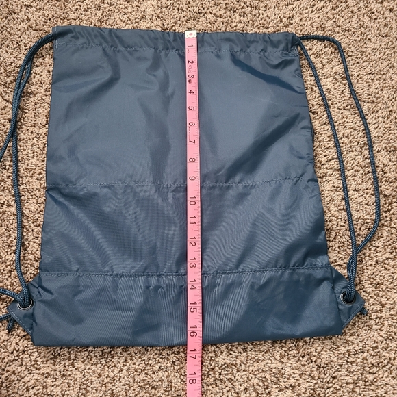 The North Face "Rock Solid" drawstring backpack - Picture 4 of 6